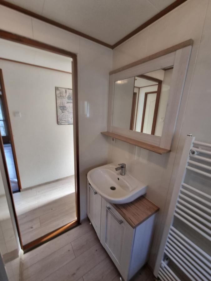 Ferienwohnung Direkt Am Strand In Makkum Exterior foto
