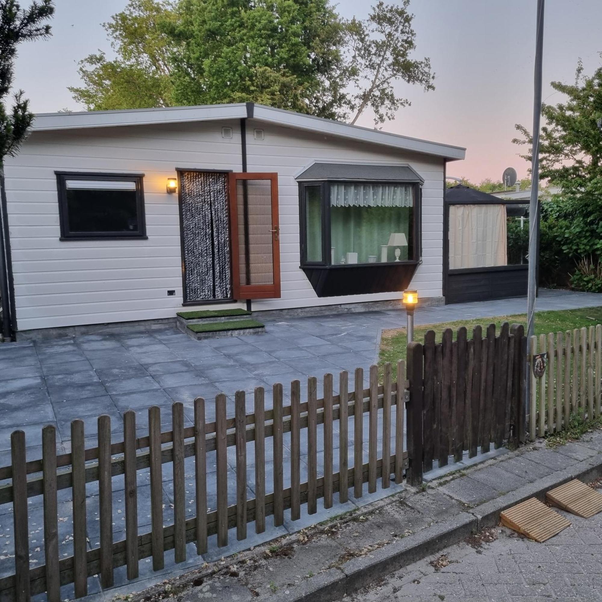 Ferienwohnung Direkt Am Strand In Makkum Exterior foto